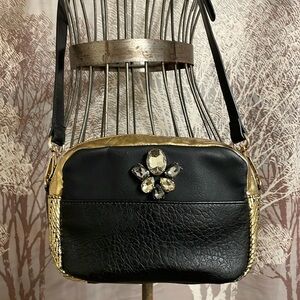 Shiraleah Chicago Black Gold Faux Leather Crossbody With Bling